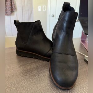 Sorel Harlow Chelsea Waterproof Black Leather Ankle Boots Size 6.5